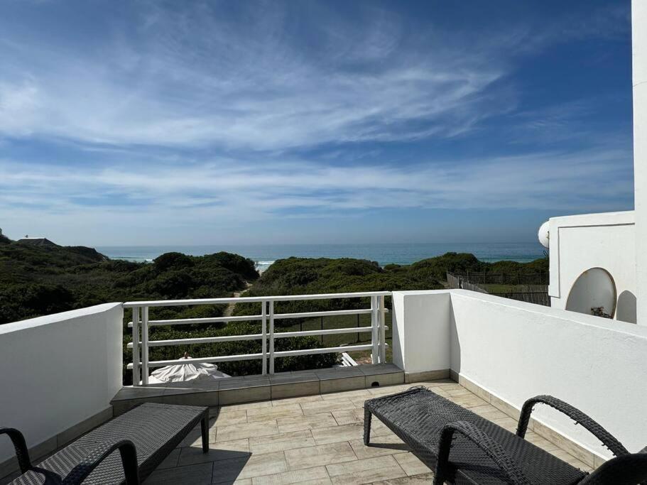 Low Tide At No 35 St Francis Bay Exterior foto